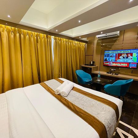 Home2 Renaissance Club 뭄바이 외부 사진