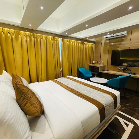 Home2 Renaissance Club 뭄바이 외부 사진