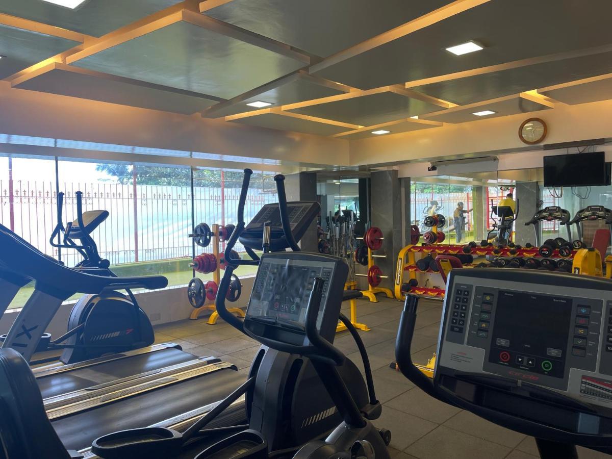 Home2 Renaissance Club 뭄바이 외부 사진