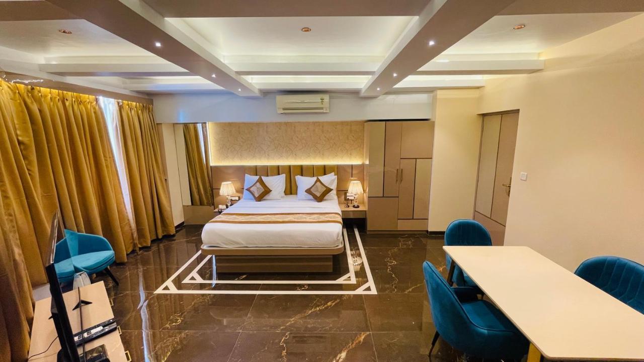 Home2 Renaissance Club 뭄바이 외부 사진