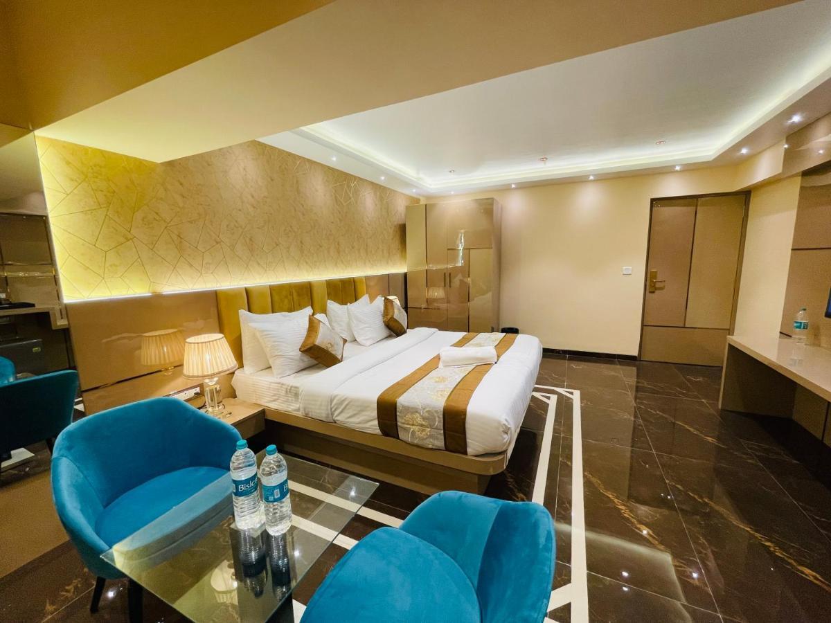 Home2 Renaissance Club 뭄바이 외부 사진