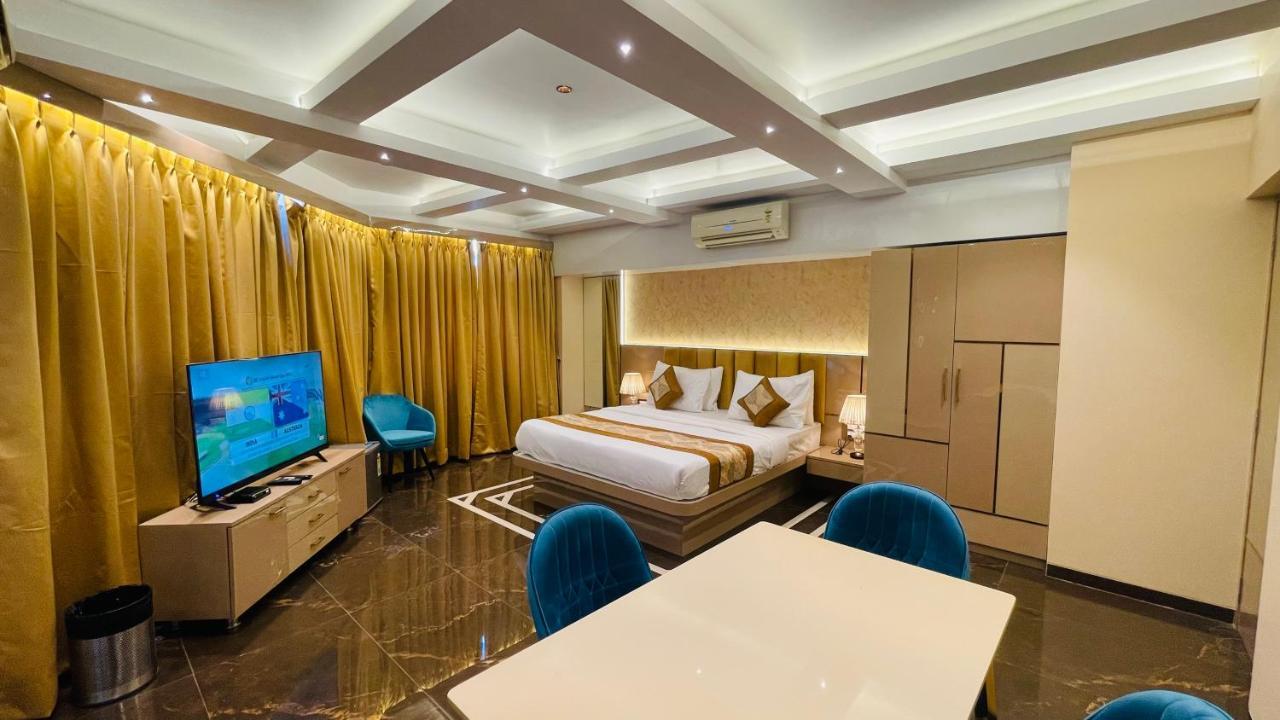 Home2 Renaissance Club 뭄바이 외부 사진