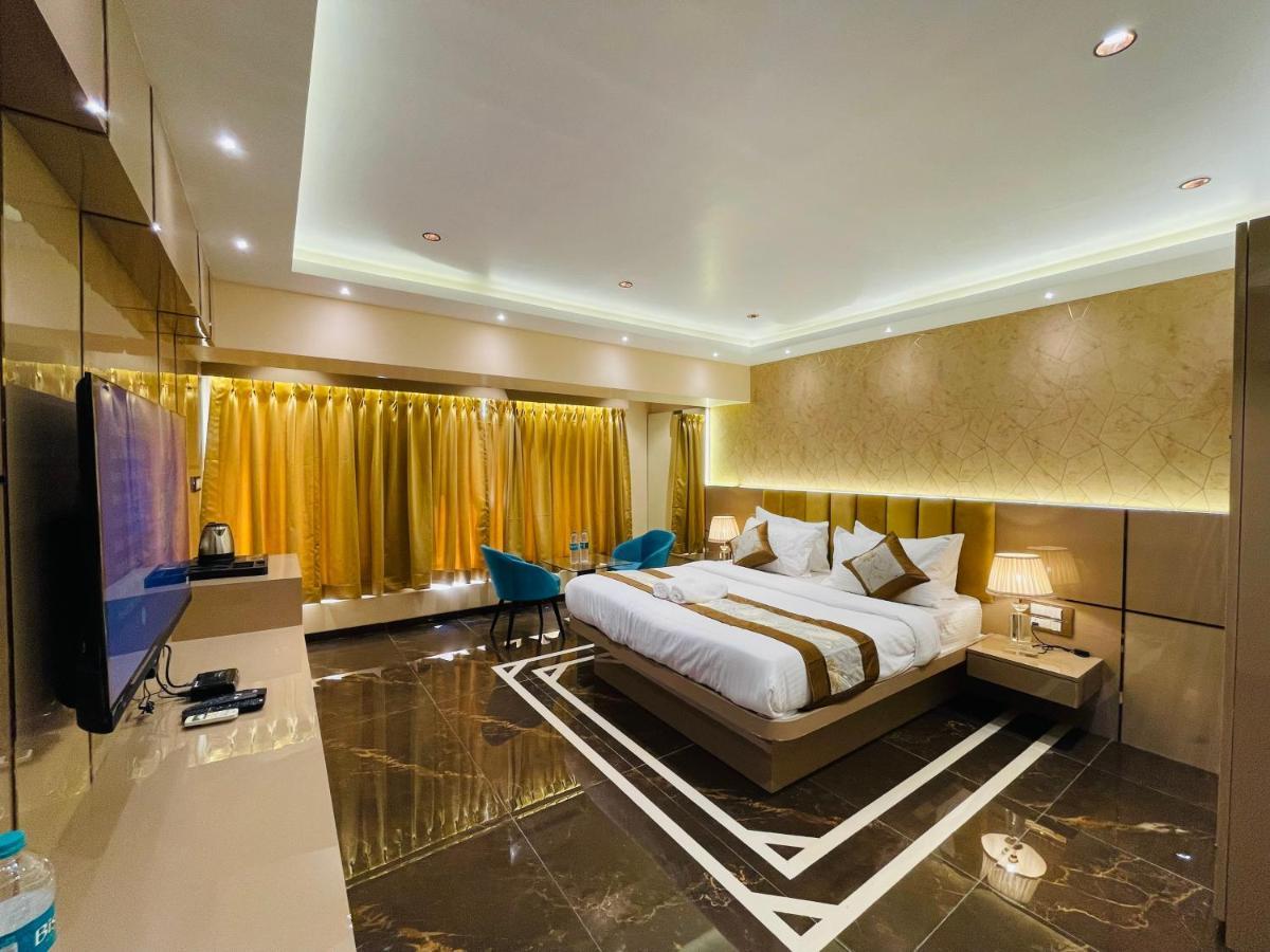 Home2 Renaissance Club 뭄바이 외부 사진