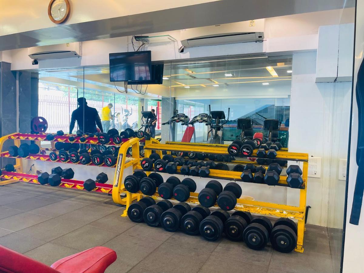 Home2 Renaissance Club 뭄바이 외부 사진