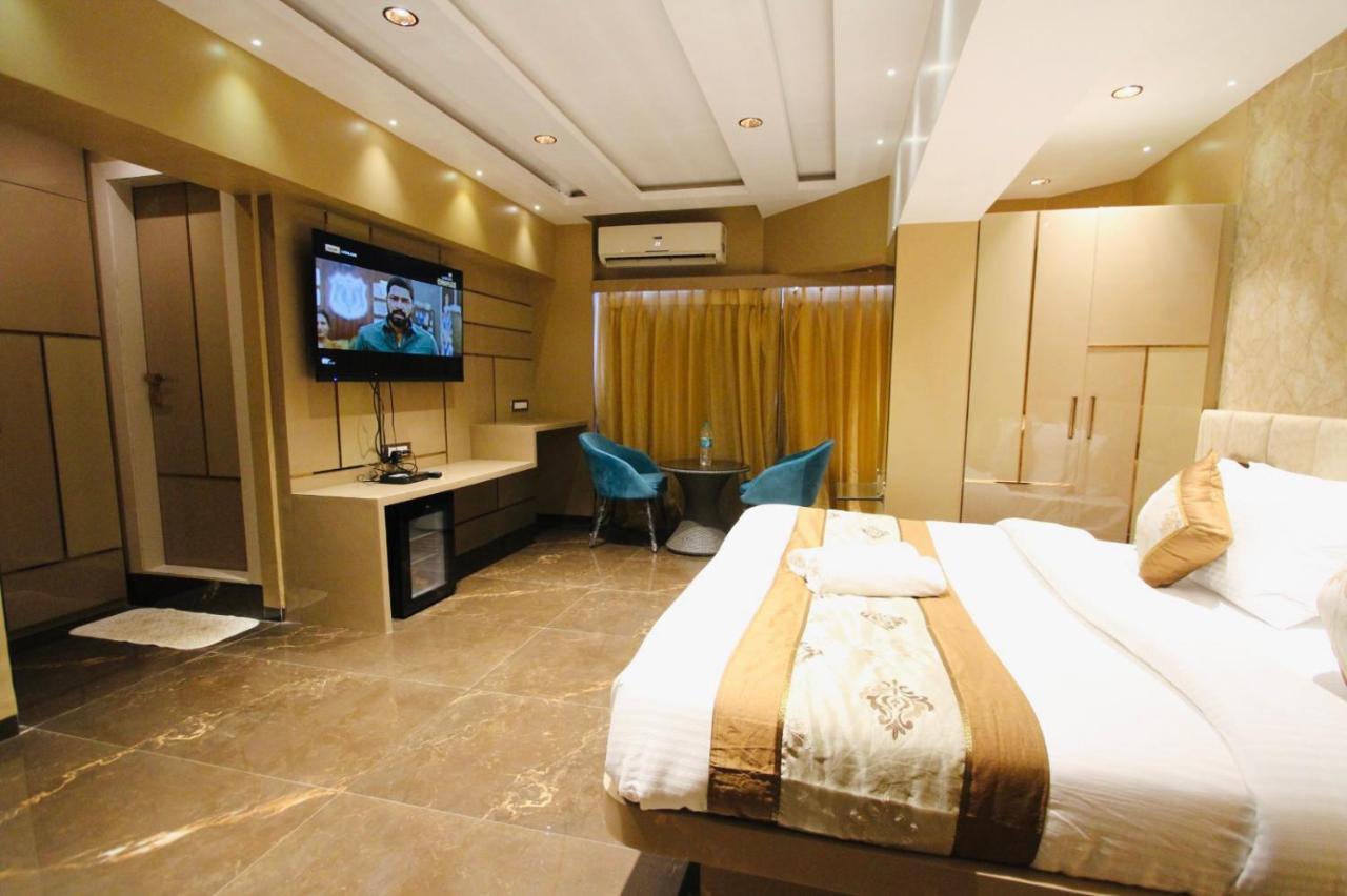 Home2 Renaissance Club 뭄바이 외부 사진