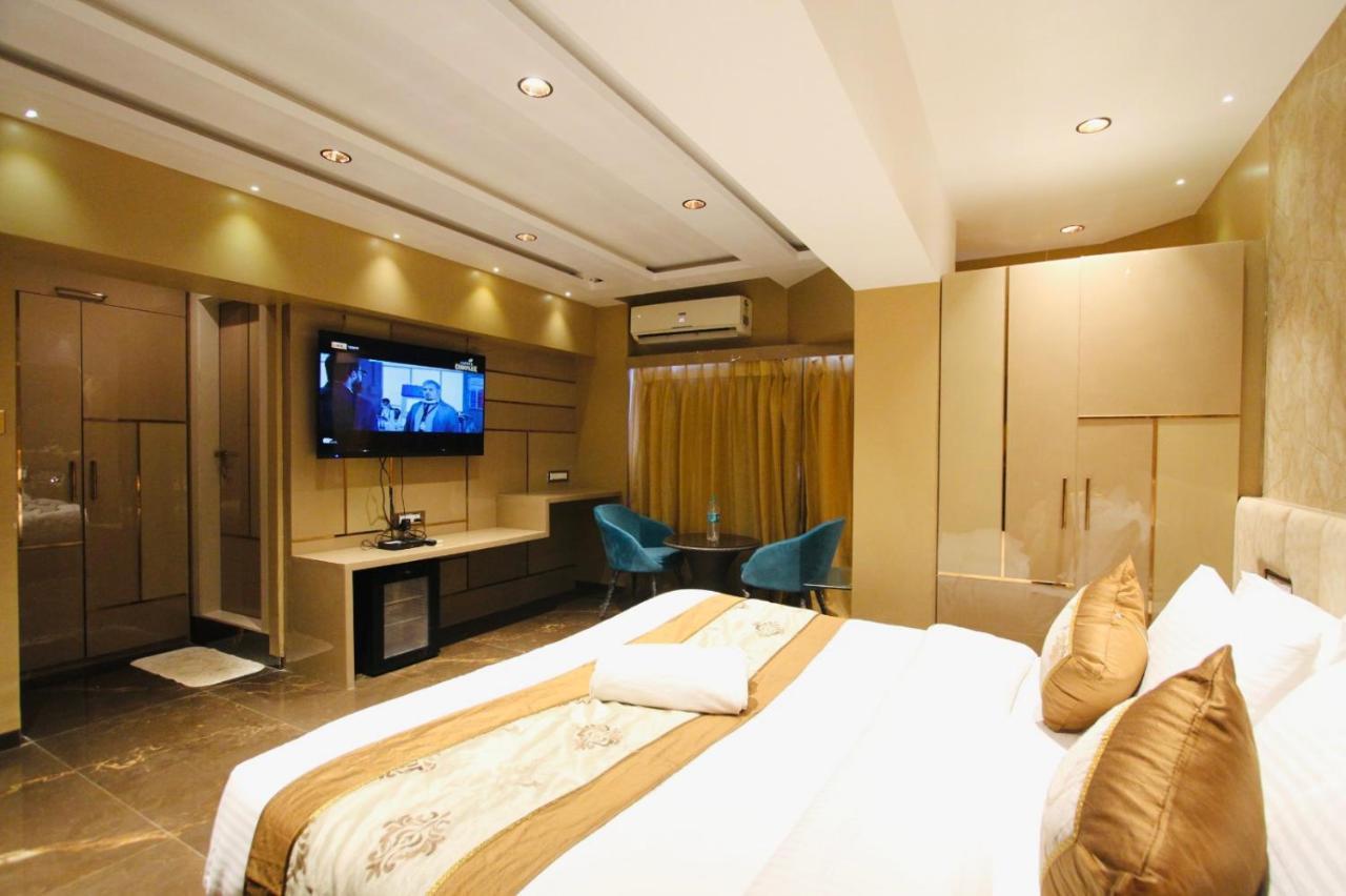 Home2 Renaissance Club 뭄바이 외부 사진