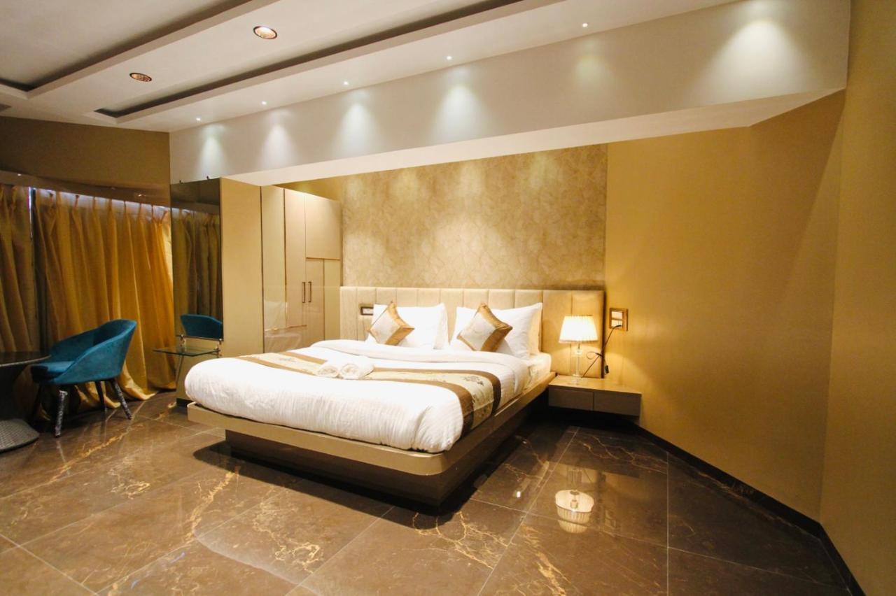 Home2 Renaissance Club 뭄바이 외부 사진