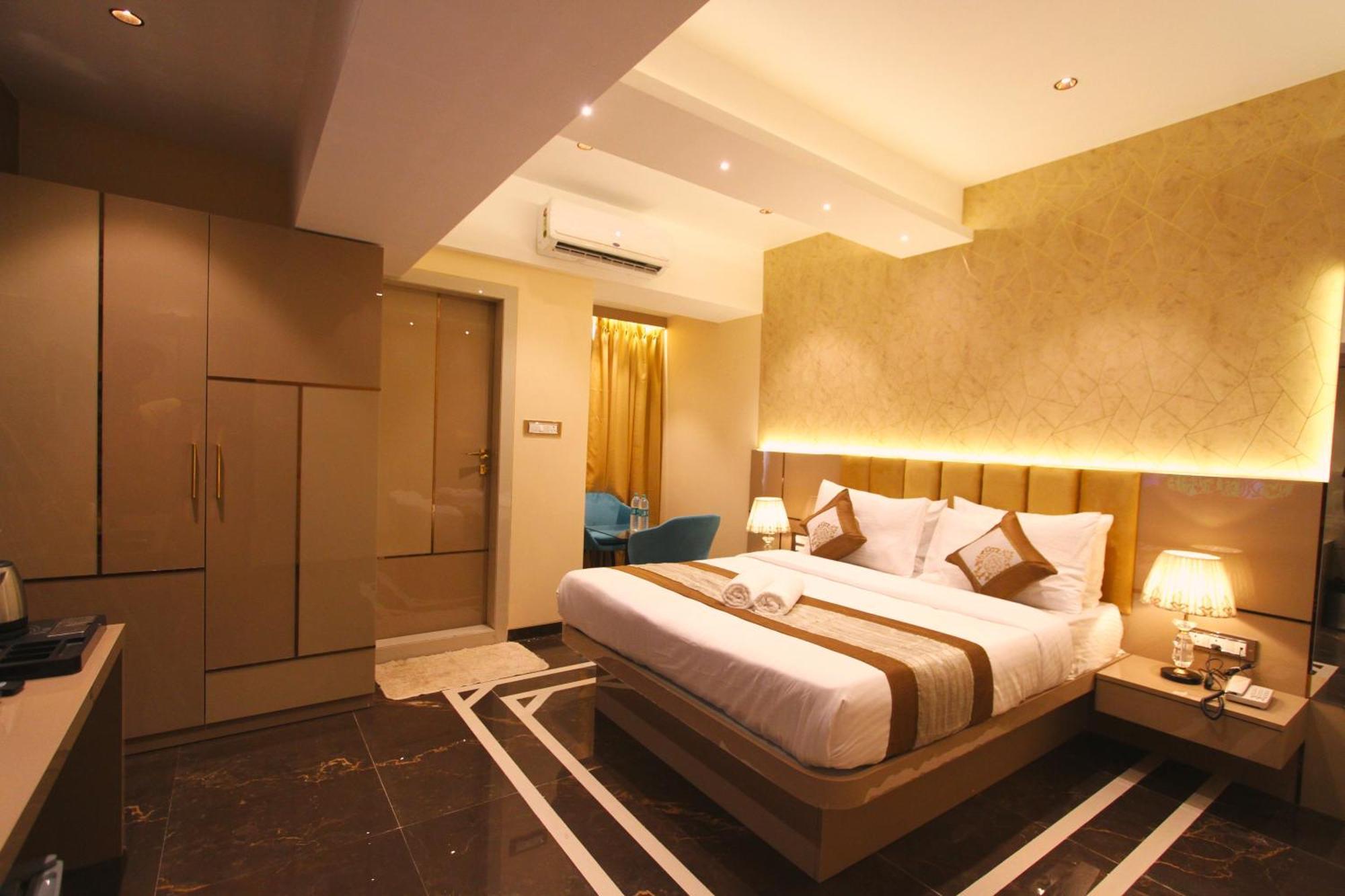 Home2 Renaissance Club 뭄바이 외부 사진