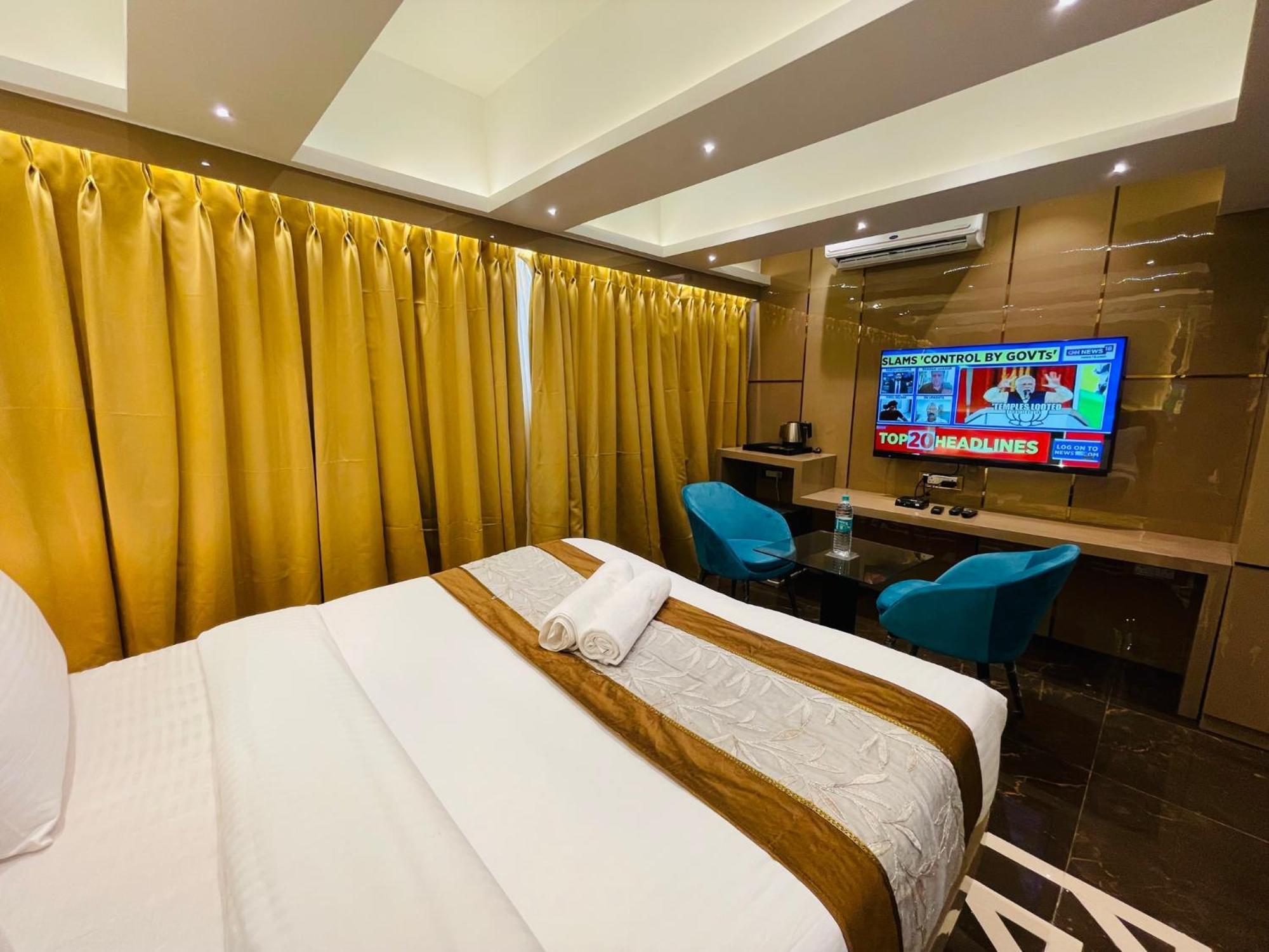 Home2 Renaissance Club 뭄바이 외부 사진