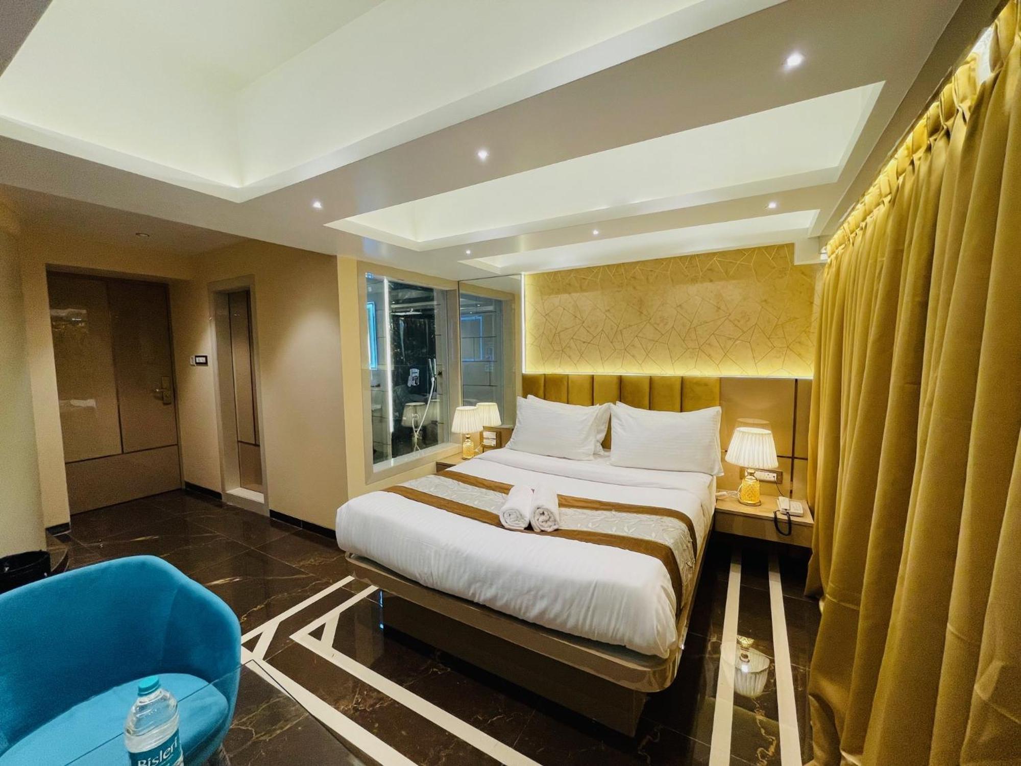 Home2 Renaissance Club 뭄바이 외부 사진