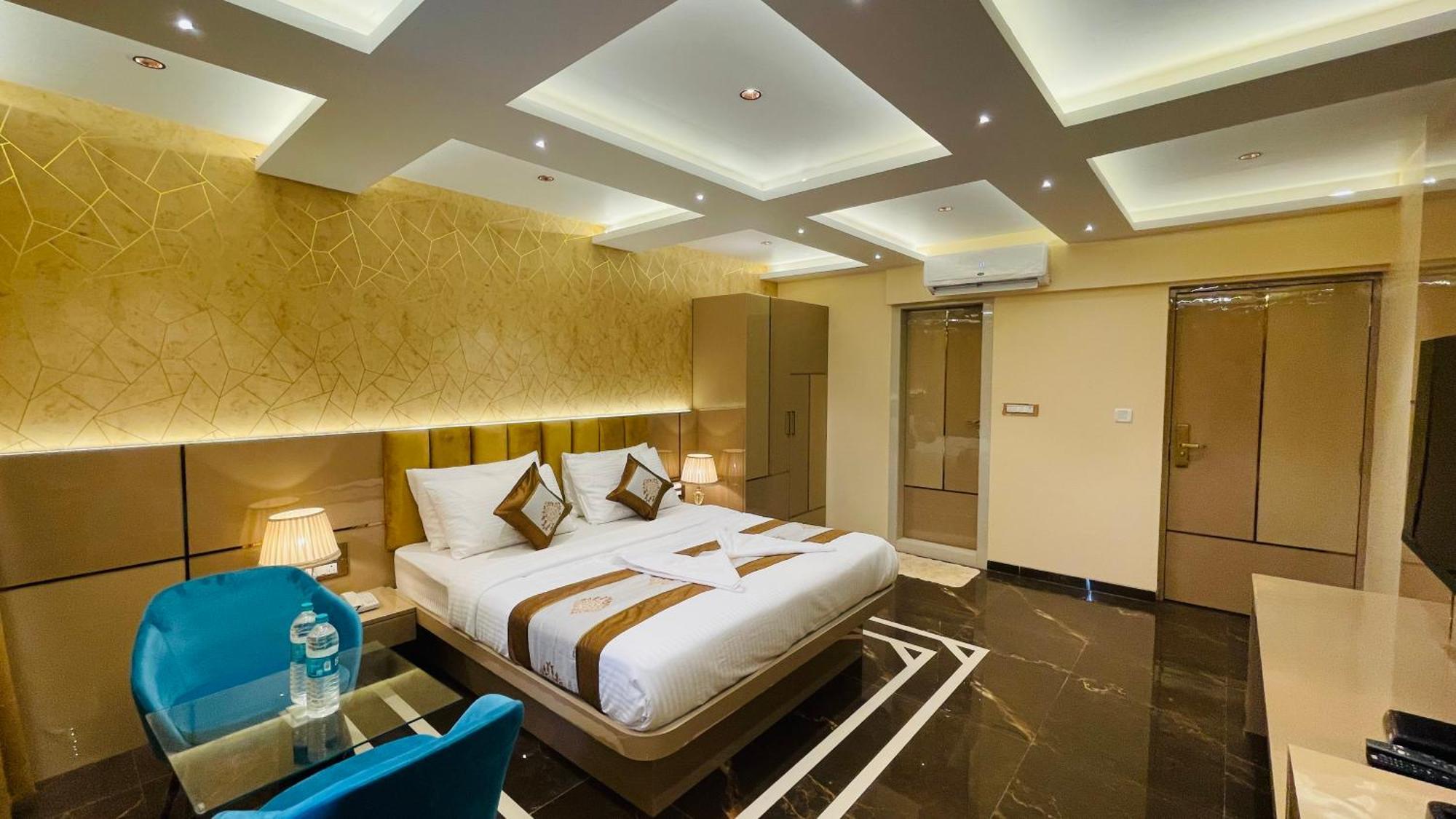 Home2 Renaissance Club 뭄바이 외부 사진